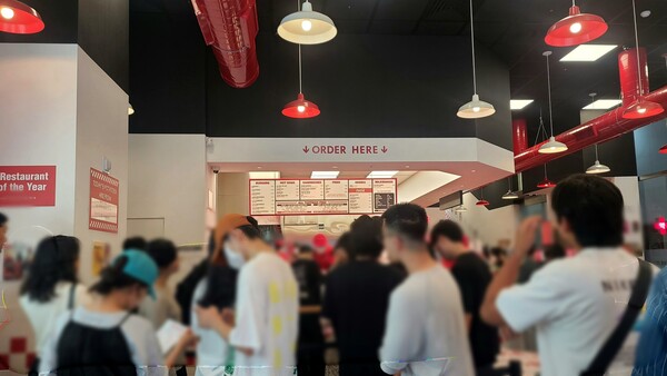 ▲25일 오후 12시 40분께 강남점 내부 전경. ⓒ박현주 기자