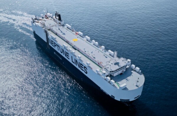 ▲ HD현대마린솔루션의 선박 엔진 최적화 기술이 적용될 3800CEU급 자동차 운반선 넵튠 포스(Neptune Phos)호.  ⓒ HD현대마린솔루션