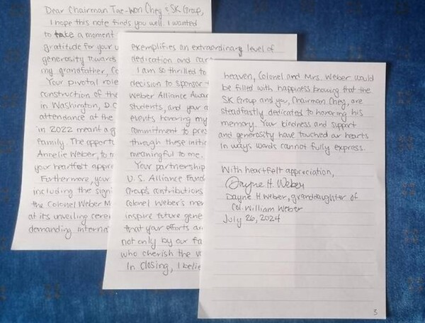▲고(故) 윌리엄 E. 웨버 대령의 손녀가 최태원 SK그룹 회장에게 감사의 뜻을 담은 손 편지 ⓒ 한미동맹재단