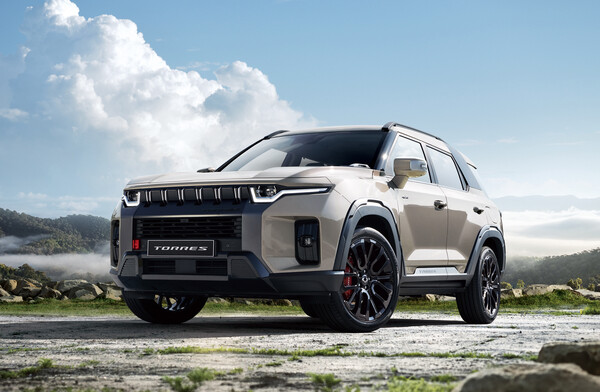 ▲더 뉴 토레스 블랙에디션. ⓒKG모빌리티