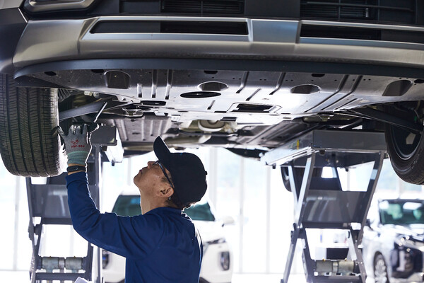 ▲현대차 인증중고차 상품화 전담인력이 품질점검을 진행하고 있다. ⓒ현대자동차