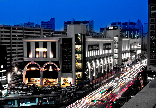 ▲뉴코아아울렛 강남점 외관. ⓒ이랜드