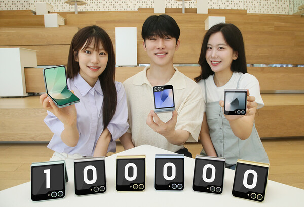 ▲삼성전자 모델들이 'Galaxy 바꿔보상' 프로그램을 소개하고 있다. ⓒ삼성전자