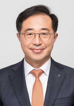 ▲인터넷신문윤리위원장에 선임된 이재진 한양대 교수 ⓒ인터넷신문윤리위원회