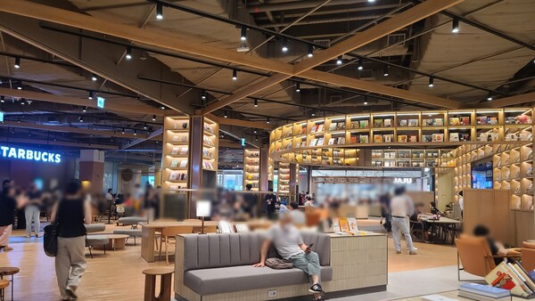 ▲1층 북그라운드 전경. ⓒ박현주 기자