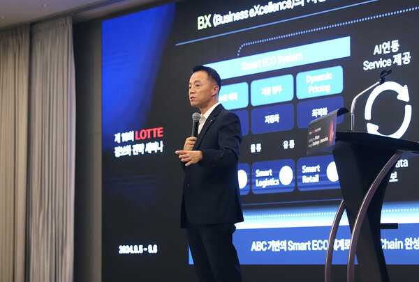 ▲지난 5일 롯데리조트 부여에서 열린 세미나에서 고두영 롯데이노베이트 대표가 발언하고 있다. ⓒ롯데이노베이트
