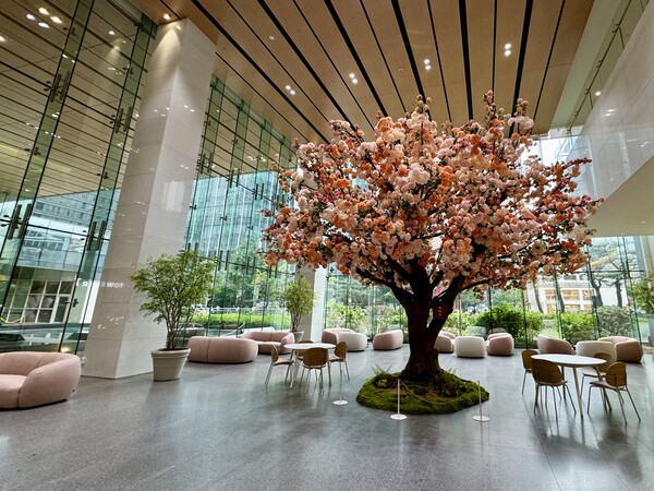 ▲GS 건설 본사사옥 그랑서울 로비에 설치된 ‘자이목’. ⓒGS건설