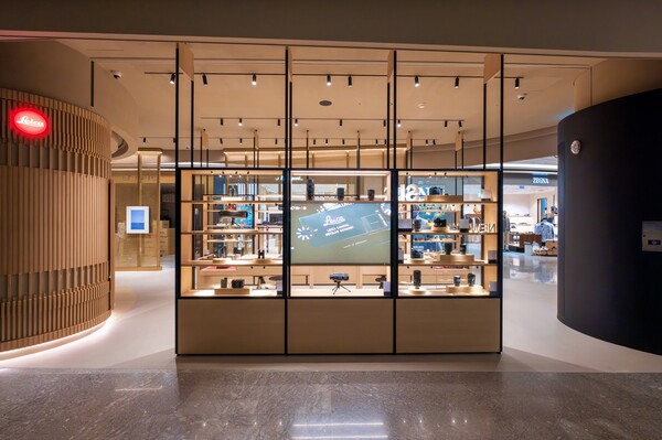 ▲롯데백화점 삼실점 에비뉴엘관 4층에 오픈한 라이카 매장 전경. ⓒ롯데쇼핑