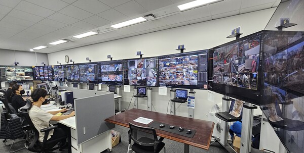 ▲DL이앤씨 본사에 마련된 현장 CCTV 통합관제센터. ⓒDL이앤씨