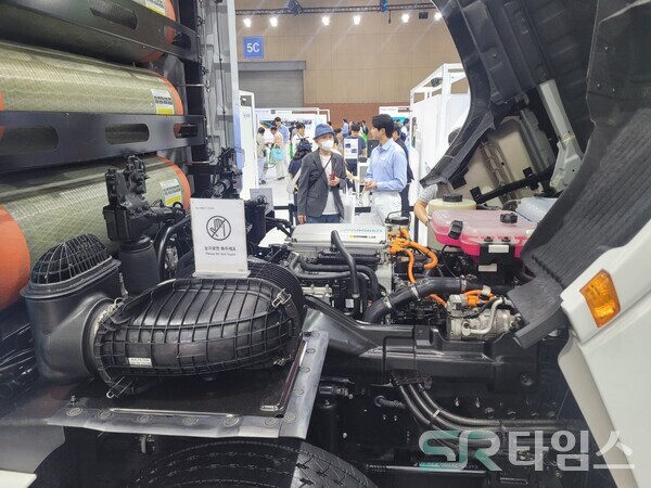 ▲현대차그룹 수소전기트럭 ‘엑시언트’ 내부. ⓒ선호균 기자