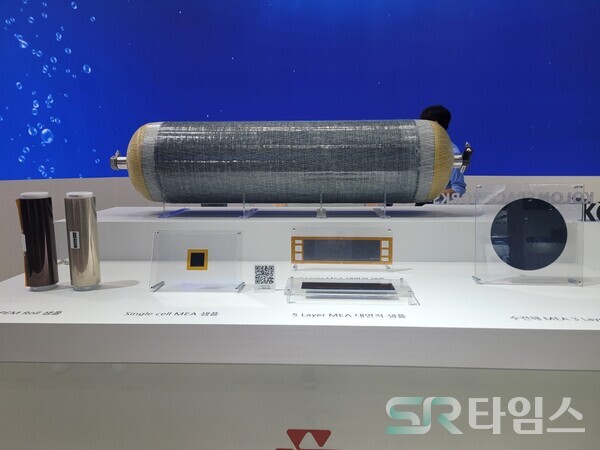 ▲코오롱인더스트리 필름 소재 제품. ⓒ선호균 기자