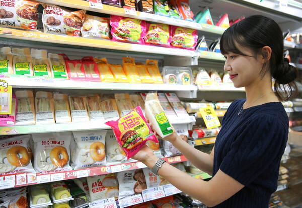 ▲GS25, 국내산 마늘로 만든 특화 간편식을 출시했다. ⓒGS리테일