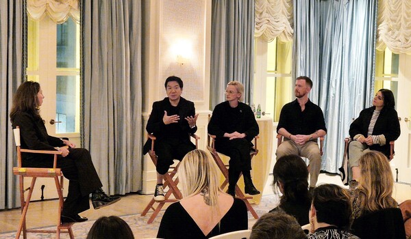 ▲뉴욕 기후 주간 행사에서 패널 토론중인 (왼쪽부터) 세라 커닝햄 로드아일랜드 디자인스쿨 전략 파트너십 담당 부학장, 이상엽 현대제네시스글로벌디자인담당 부사장, 샬롯 맥커디 디자이너, 앤드류 하르사거 까르티에 이노베이션 전 디렉터, 셀린느 세만 슬로우팩토리 설립자. ⓒ현대자동차·기아