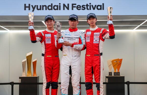 ▲금호타이어 이노뷔를 장착한 레이싱팀이 현대N페스티벌 eN1 클래스 6R 포디엄을 달성했다. ⓒ금호타이어