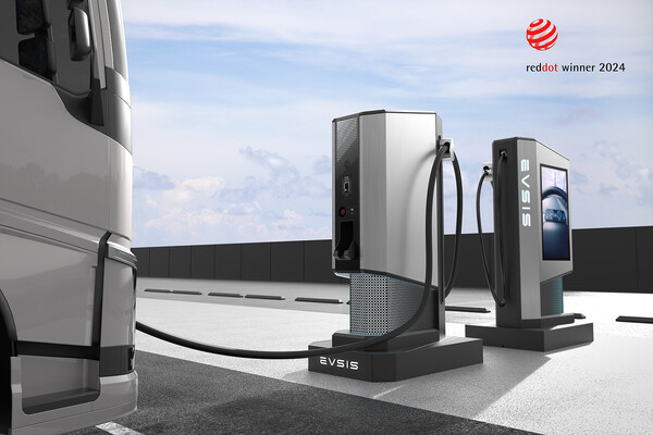 ▲EVSIS가 메가와트 전기차 충전기로 ‘레드닷 디자인 어워드 2024‘ 본상을 수상했다. ⓒ롯데이노베이트