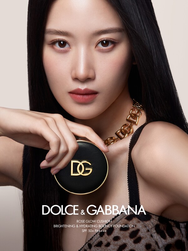 ▲돌체앤가바나 뷰티 ‘로즈 글로우 쿠션’ 캠페인 화보. ⓒ신세계인터내셔날