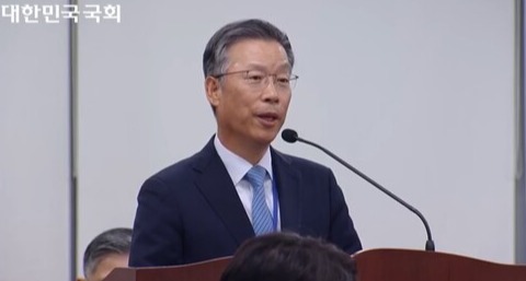 ▲전중선 포스코이앤씨 대표이사 사장이 민홍철 더불어민주당 의원 질의에 답변하고 있다. ⓒ국회의사중계