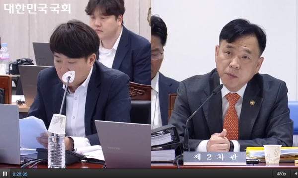 ▲지난 8일 오전 정부세종청사 과학기술정보통신부에서 열린 국회 과학기술정보방송통신위원회(과방위) 국정감사에서 이준석 개혁신당 의원(왼쪽)이 강도현 과기정통부 2차관에 질의하고 있다. ⓒ국회의사중계시스템