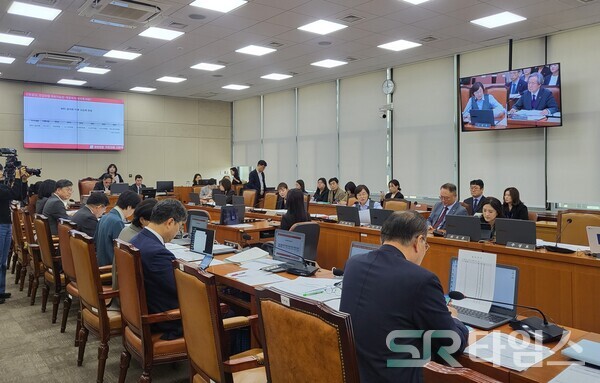 ▲16일 국회 보건복지위원회 국정감사 4일차 일정이 진행 중인 국회의사당 6층 회의실. ⓒ최나리 기자