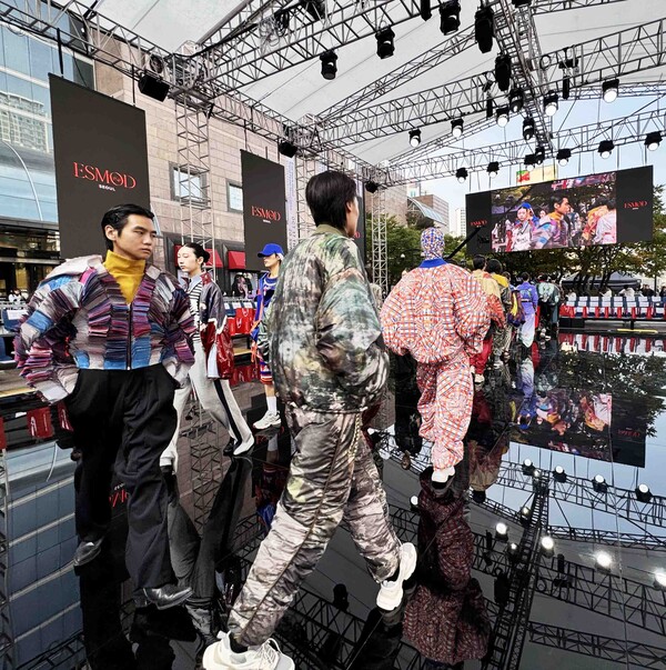 ▲캣워크 페스타 패션쇼 무대. ⓒ신세계백화점