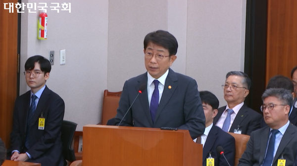 ▲박상우 국토교통부 장관이 24일 국회 국토교통위 종합국정감사에서 업무보고를 하고있다. ⓒ국회의사중계