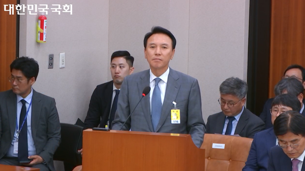 ▲윤진오 동부건설 대표가 국회 국토교통위원회 국정감사에서 질의에 답변하고 있다. ⓒ국회의사중계록