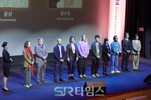 ▲BIAF2024 개막식에 참석한 심사위원 일동. ⓒ심우진 기자