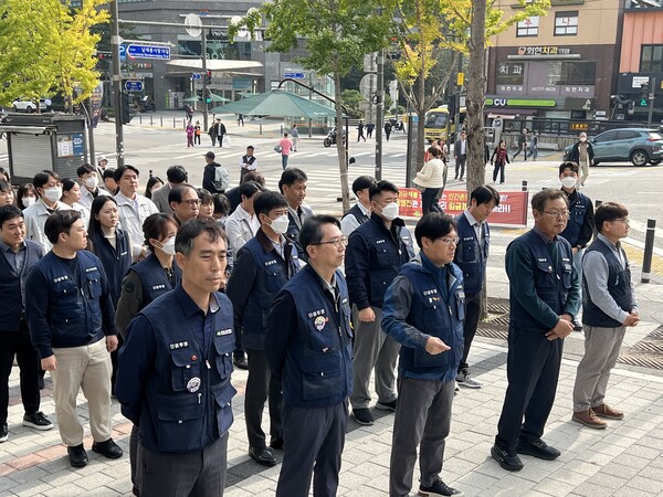 ▲전국건설기업노조 삼부토건지부가 삼부토건 본사 앞에서 경영정상화와 임금체불 해소를 위한 집회를 진행했다. ⓒ전국건설기업노조
