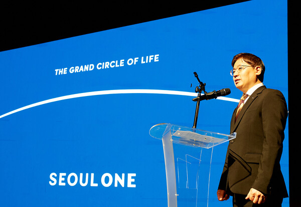 ▲최익훈 HDC현대산업개발 대표이사가 서울원 프로젝트의 비전을 설명을 하고 있다. ⓒHDC현대산업개발