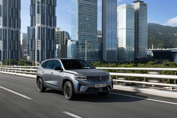 ▲르노코리아 ‘뉴 르노 그랑 콜레오스’ 주행 모습. ⓒ르노코리아