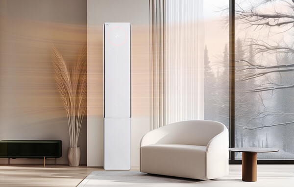 ▲LG전자가 차별화된 ‘공감지능(AI)’ 기술로 냉방, 제습은 물론 온풍까지 이용하는 사계절 에어컨을 18일 출시한다. 사진은 고효율 히트펌프 기술을 적용한 ‘휘센 뷰 사계절 에어컨’. ⓒLG전자