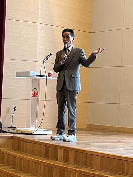 ▲유재수 AAT(Amet Actio Technology) 회장이 2일차 오프닝 특강을 하는 모습 ⓒSR타임스