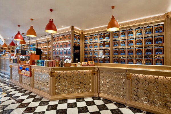 ▲바샤커피 청담 플래그십 스토어 1층 커피 부티크 전경. ⓒ롯데쇼핑