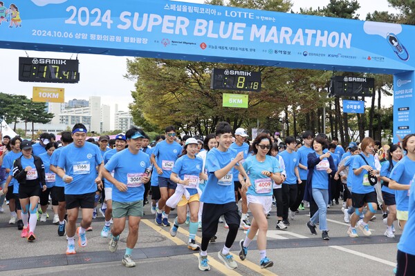 ▲롯데가 10월 6일 서울 마포구 평화의공원 일대에서 ‘제9회 슈퍼블루마라톤‘을 개최했다. ⓒ롯데