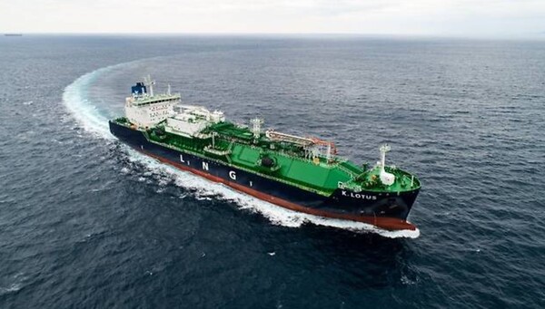 ▲HD현대미포가 건조한 1만 8000㎥급 LNG벙커링선.  ⓒ HD현대