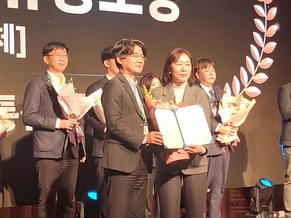 ▲안랩블록체인컴퍼니 임주영 사업총괄리더(우측)ⓒ안랩