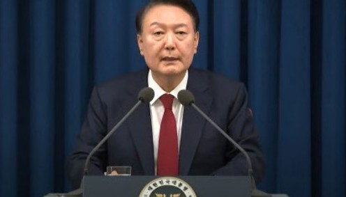 ▲윤석열 대통령이 3일 밤 비상계엄을 선포하는 모습 ⓒKBS뉴스화면 캡처