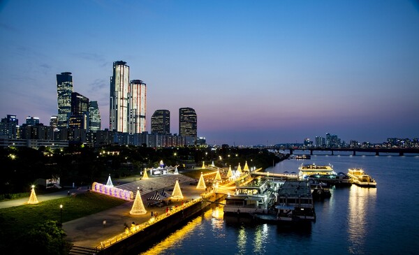 ▲한강유람선 이크루즈. ⓒ이랜드