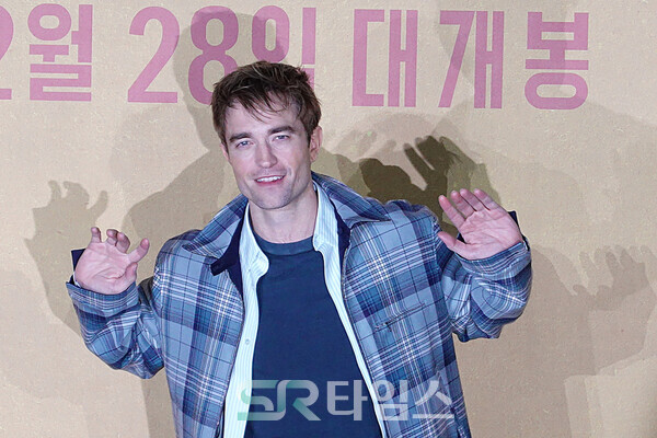 ▲'미키 17' 기자 간담회에 참석한 로버트 패틴슨. ⓒ심우진 기자