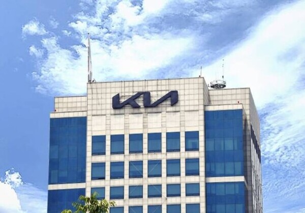 ▲ 현대차그룹 자회사 기아가 지난해 처음으로 매출 100조원을 달생했다. 영업이익도 12조원을 웃돈 역대 최대 실적을 기록했다.  ⓒ 기아