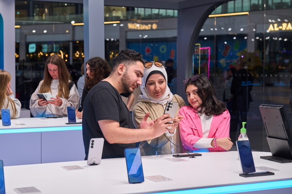 ▲두바이 The Bay Festival City Mall에 위치한 Galaxy Experience Space. ⓒ삼성전자