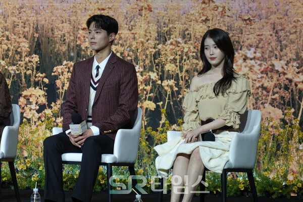 ▲'폭싹 속았수다' 제작발표회에 참석한 박보검, 아이유. ⓒ심우진 기자