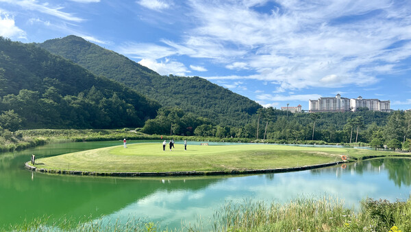 ▲태백 오투리조트 골프장 전경. ⓒ부영그룹