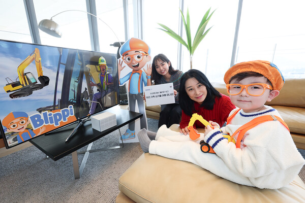 ▲모델들이 지니 TV 키즈랜드에서 공개된 블리피 시리즈를 소개하고 있다.ⓒKT