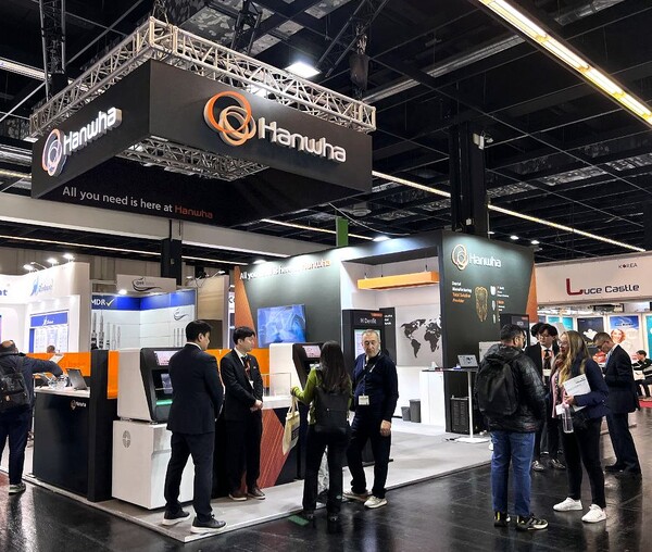 ▲19~25일(현지시각) 독일 쾰른에서 개최되는 IDS2025에 설치된 한화세미텍 부스 전경. ⓒ한화세미텍