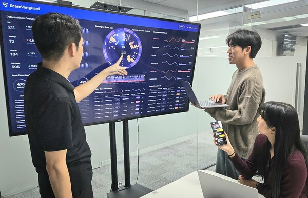 ▲SK텔레콤 구성원들이 ‘스캠뱅가드’ 기술을 점검하고 있다.ⓒSK텔레콤