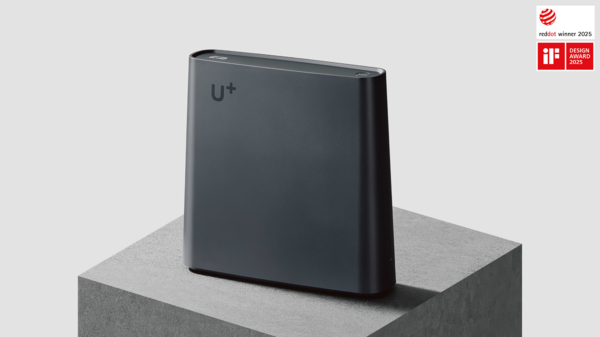 ▲사진은 레드닷 어워드에서 수상한 와이파이7 공유기, 도어캠의 모습.ⓒLG유플러스