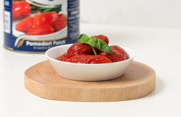 ▲토마토 소스 신상품 '이츠웰 상큼한 피자 소스' 원료에 활용된 '롱고바디 프라텔리' 토마토 홀. ⓒCJ프레시웨이