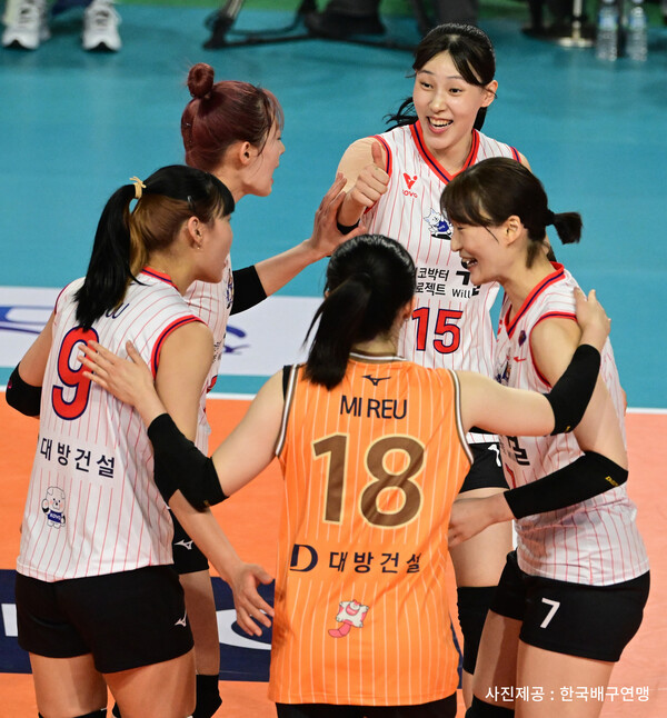 ▲2025 한국·태국 여자배구 올스타 슈퍼매치 경기 모습. ⓒ한국배구연맹