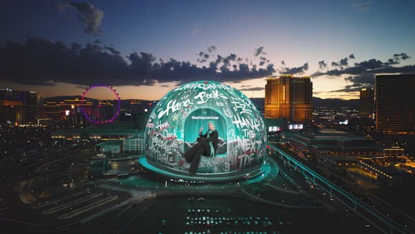 ▲하나금융그룹이 미국 라스베이거스에서 광고 모델 지드래곤(G-DRAGON)과 광고 캠페인 'One Spirit, One Team'을 공개한다. ⓒ하나금융